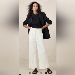 Banana Republic Oceanside Wide Leg Cropped Iced Vanilla Size 6